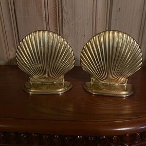 VINTAGE PAIR SOLID BRASS HOLLYWOOD REGENCY STYLE MID CENTURY CLAMSHELL  BOOKENDS